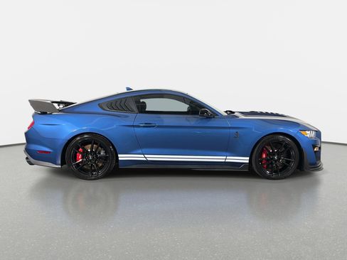 Used 2021 Ford Mustang Shelby GT500 w/ Technology Package RWD image 2
