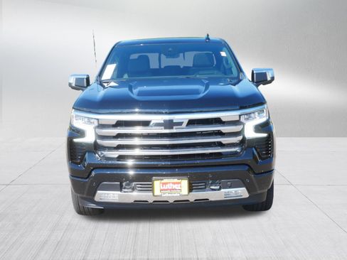 Used 2024 Chevrolet Silverado 1500 High Country w/ High Country Premium Package AWD/4WD image 2