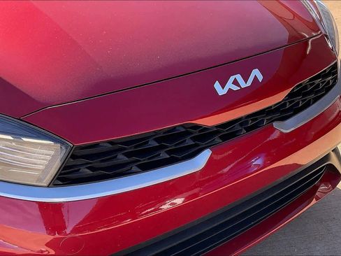 Used 2023 Kia Forte LXS image 29