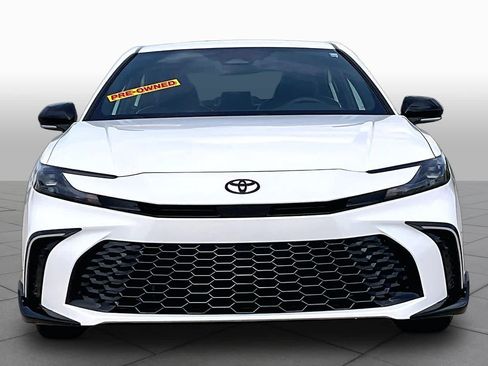 Used 2026 Toyota Camry Hybrid w/ Convenience Package FWD image 4