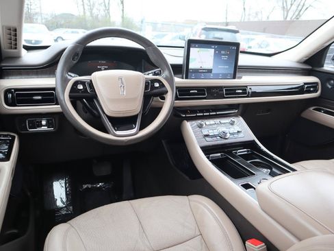 Used 2020 Lincoln Aviator Reserve w/ Elements Package Plus AWD/4WD image 19