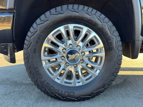 Used 2022 Chevrolet Silverado 2500 High Country image 12