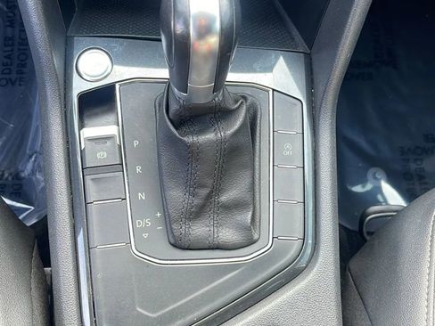 Used 2019 Volkswagen Tiguan SE image 16