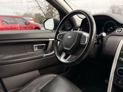 Used 2016 Land Rover Discovery Sport SE image 15