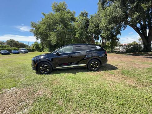 Used 2026 Kia Sportage LX FWD image 8