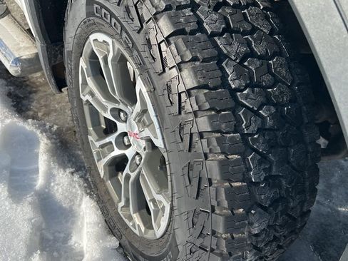 Used 2021 GMC Sierra 1500 SLE image 11