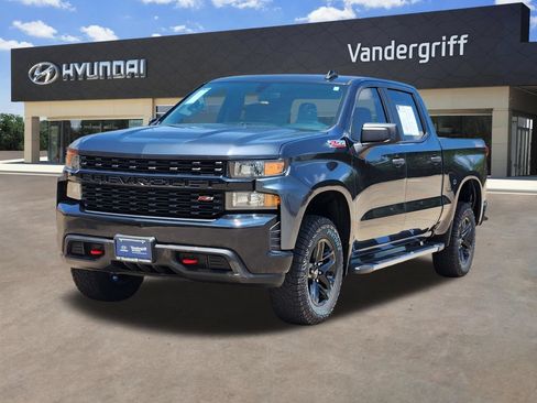 Used 2022 Chevrolet Silverado 1500 Custom Trail Boss w/ LPO, Dark Essentials Package AWD/4WD image 2