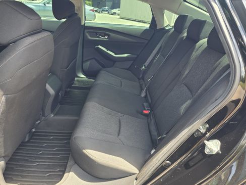 Used 2023 Honda Accord EX image 11