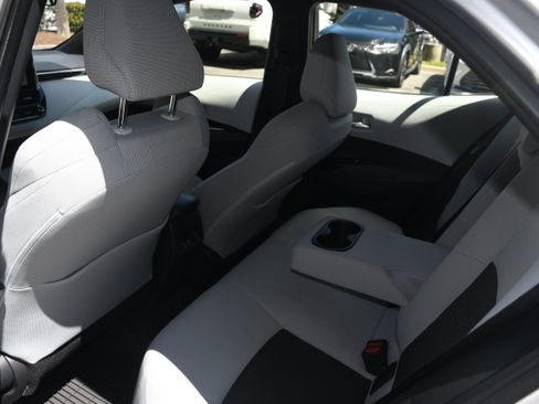 Used 2023 Toyota Corolla SE w/ SE Premium Package FWD image 14