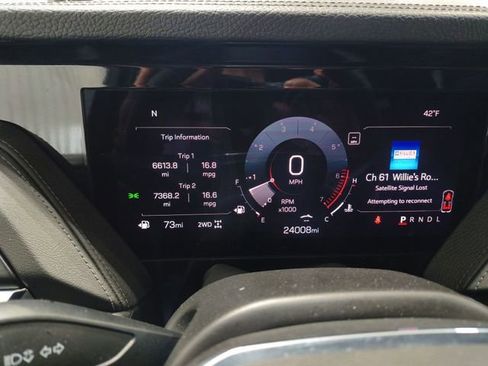 Used 2025 GMC Yukon XL Denali AWD/4WD image 7