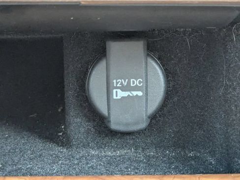 Used 2014 Chrysler 300 C RWD image 25