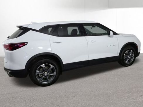 Used 2025 Chevrolet Blazer LT AWD/4WD image 10