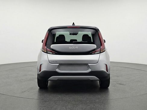 Used 2025 Kia Soul LX w/ LX Technology Package FWD image 6