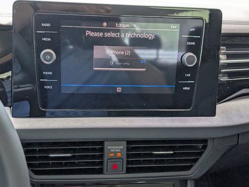 Used 2025 Volkswagen Jetta SE image 28