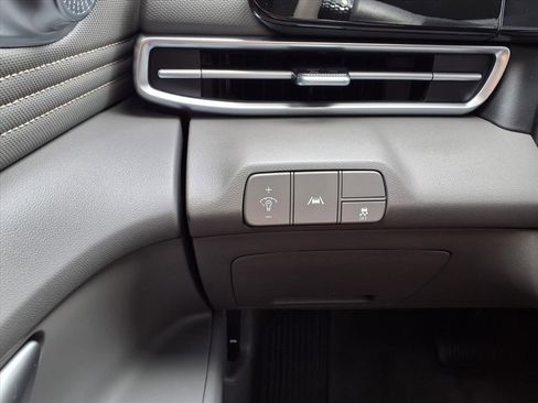 Used 2023 Hyundai Elantra SEL w/ Convenience Package image 19