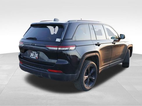 Certified 2023 Jeep Grand Cherokee Altitude image 3
