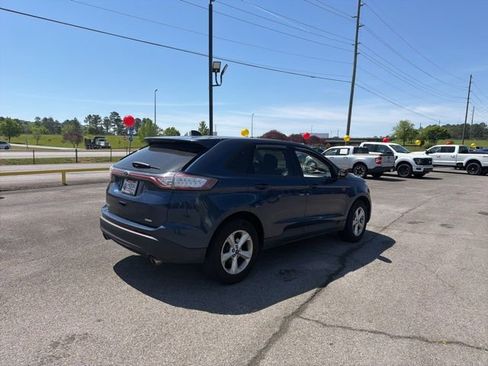 Used 2017 Ford Edge SE image 9