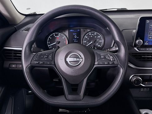 Used 2025 Nissan Altima 2.5 S FWD image 18