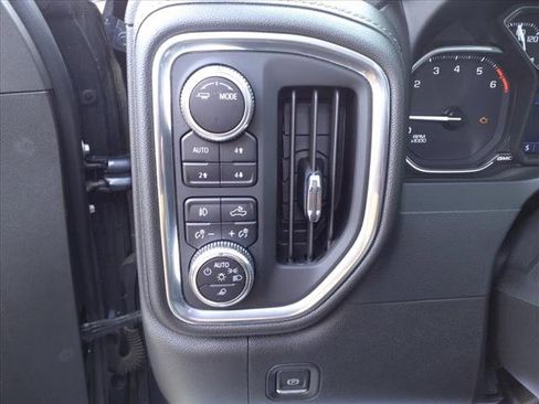 Used 2022 GMC Sierra 1500 SLT w/ SLT Convenience Package image 18
