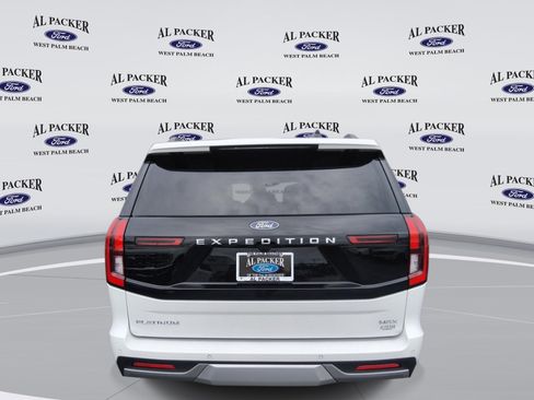 New 2026 Ford Expedition Max Platinum w/ Platinum Ultimate Package AWD/4WD image 4