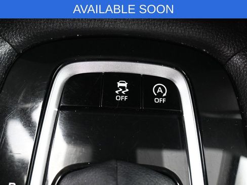 Used 2025 Toyota Corolla Cross XLE AWD/4WD image 23