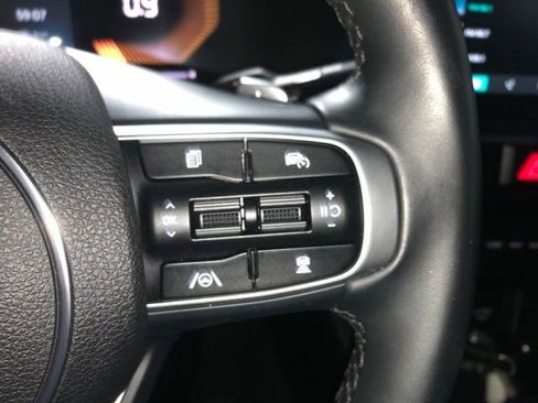 Used 2025 Kia K5 GT image 40