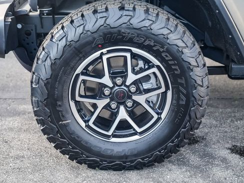 New 2025 Jeep Wrangler Unlimited Rubicon w/ Technology Group image 9