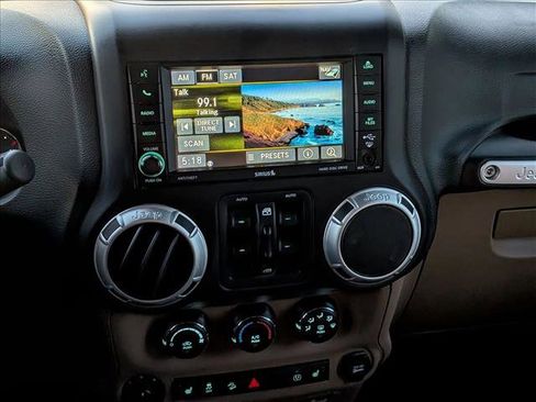 Used 2017 Jeep Wrangler Unlimited Sahara w/ Connectivity Group image 13