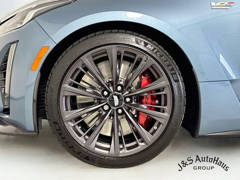 Used 2024 Cadillac CT5 V Blackwing w/ Carbon Fiber Package 1 RWD image 39
