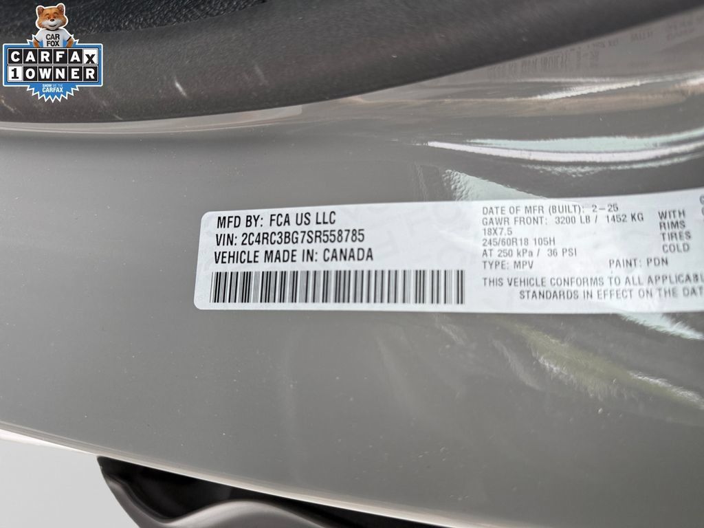 Used 2025 Chrysler Pacifica Select AWD/4WD image 29