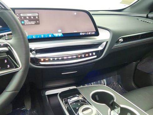 Used 2024 Cadillac Lyriq Sport image 46