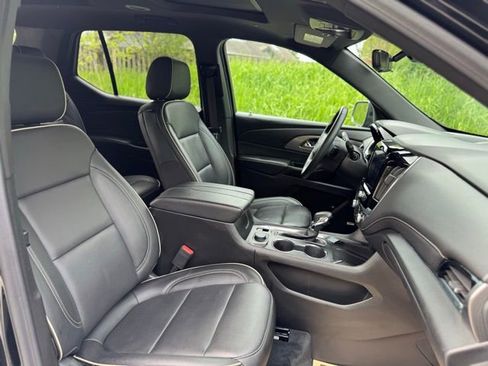 Used 2023 Chevrolet Traverse Premier w/ Redline Edition AWD/4WD image 23