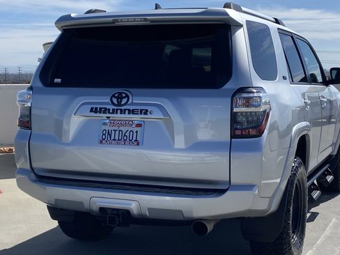 Certified 2019 Toyota 4Runner SR5 image 4