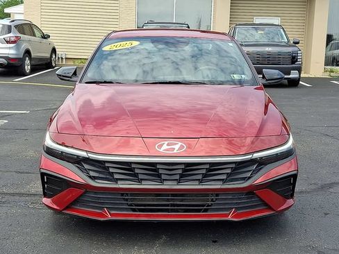 Certified 2025 Hyundai Elantra SEL FWD image 2