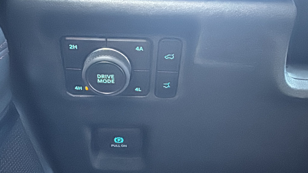 Certified 2025 Ford Expedition Active AWD/4WD image 17