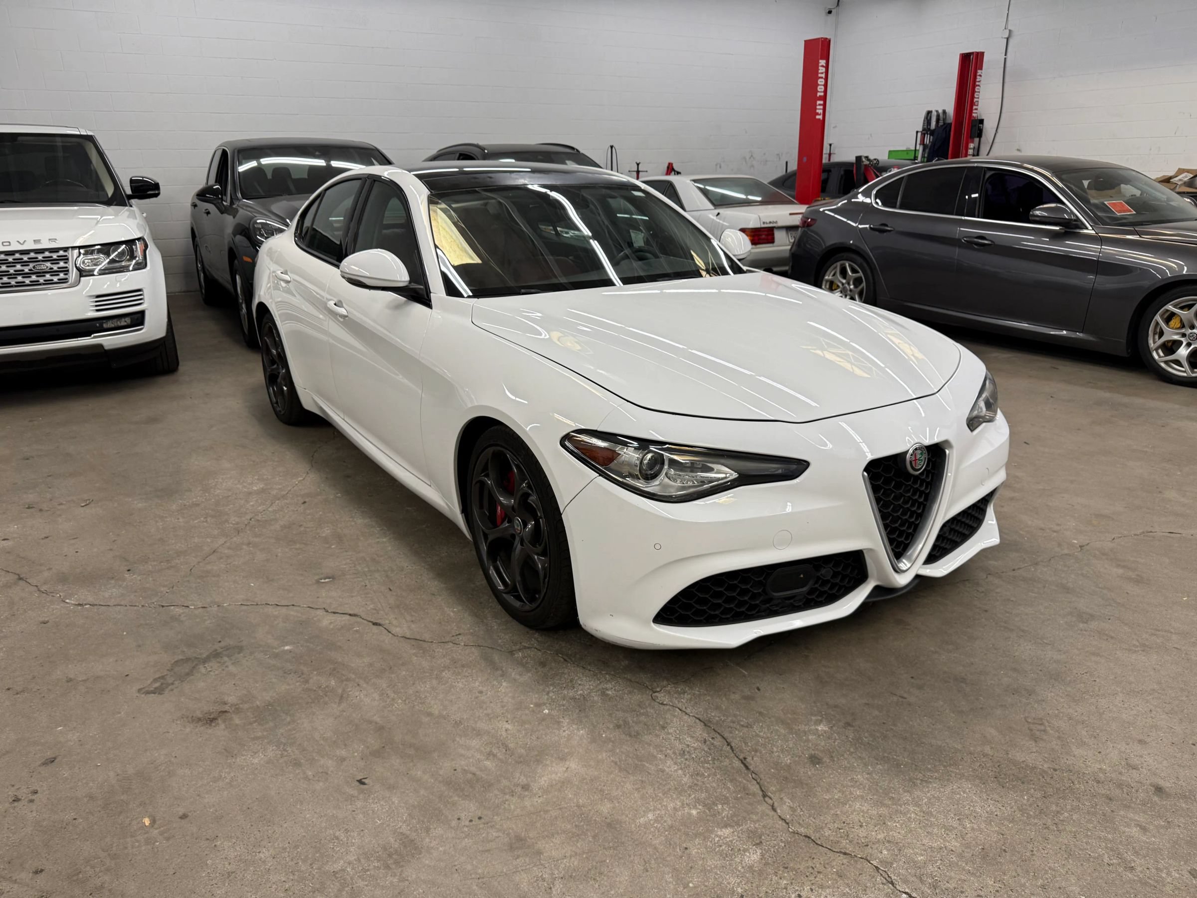 Used 2018 Alfa Romeo Giulia Ti Sport w/ Quick Order Package 22U Sport RWD image 8