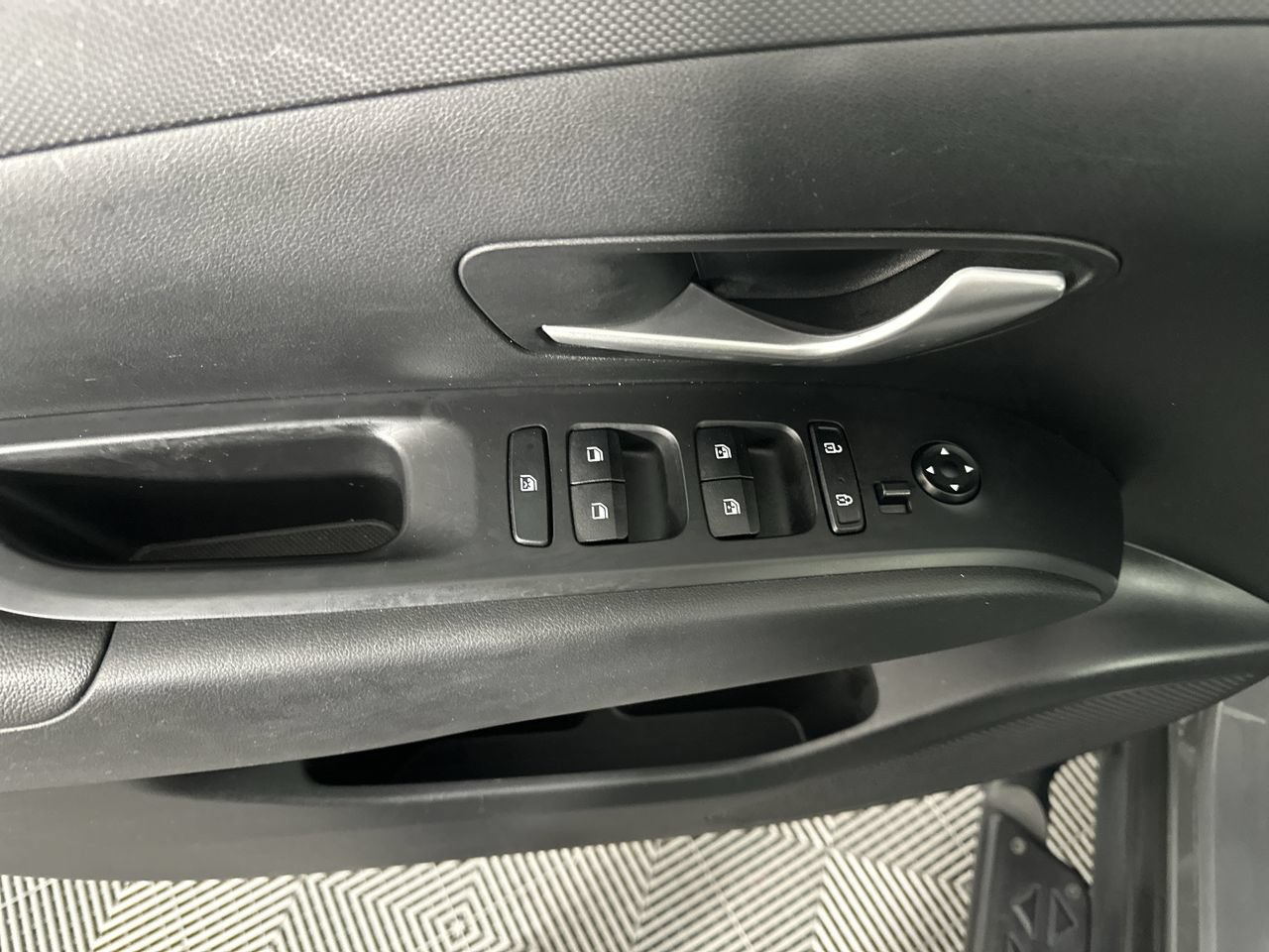 Used 2024 Hyundai Santa Cruz Night AWD/4WD image 3