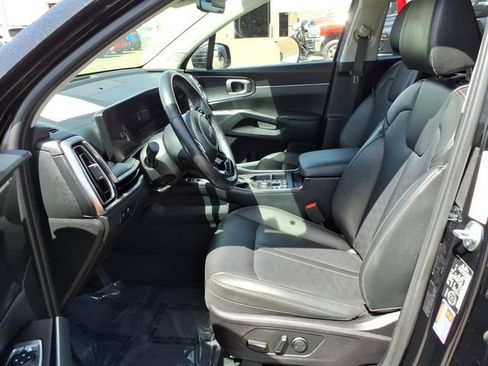Used 2024 Kia Sorento EX AWD/4WD image 11