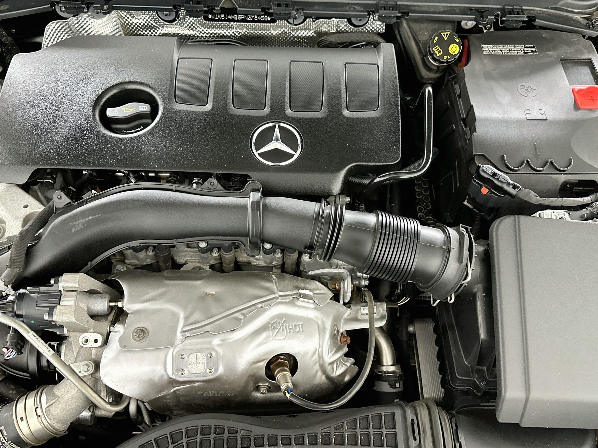 Used 2023 Mercedes-Benz CLA 250 4MATIC image 32