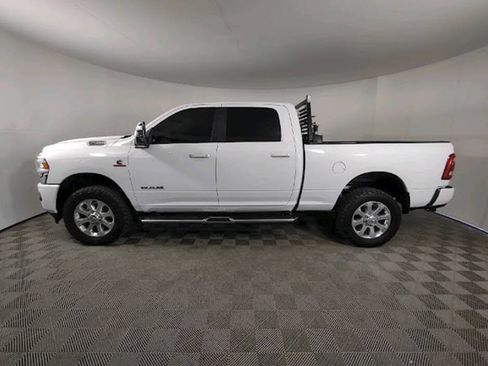 Used 2023 RAM 2500 Laramie AWD/4WD image 2