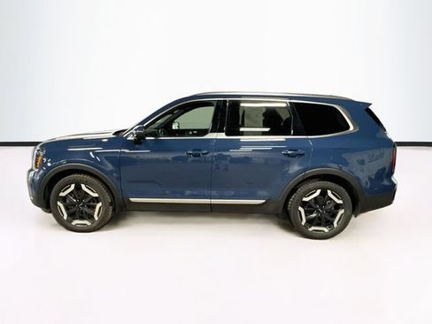 Used 2024 Kia Telluride EX w/ EX Captain's Chair Package AWD/4WD image 4