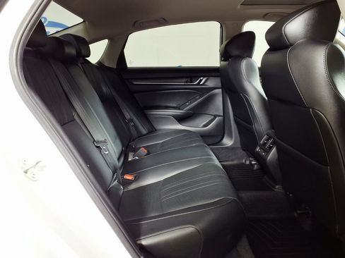 Used 2021 Honda Accord Touring image 10