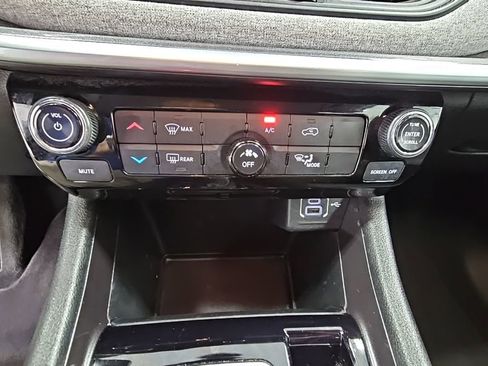 Used 2022 Jeep Compass Latitude image 21