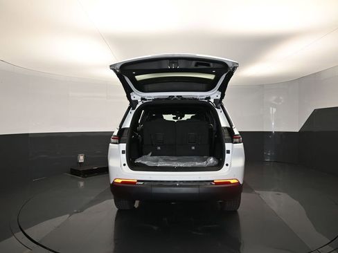 Used 2024 Jeep Grand Cherokee L Laredo w/ Luxury Tech Group I image 21