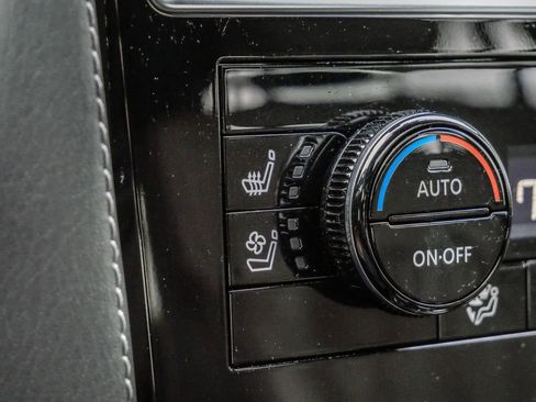 Used 2024 Nissan Armada Platinum w/ Captain's Chairs Package image 33