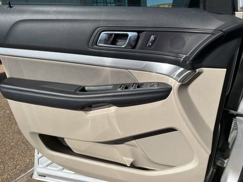 Used 2018 Ford Explorer FWD image 14