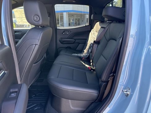 New 2025 Chevrolet Colorado LT w/ LT Convenience Package image 7