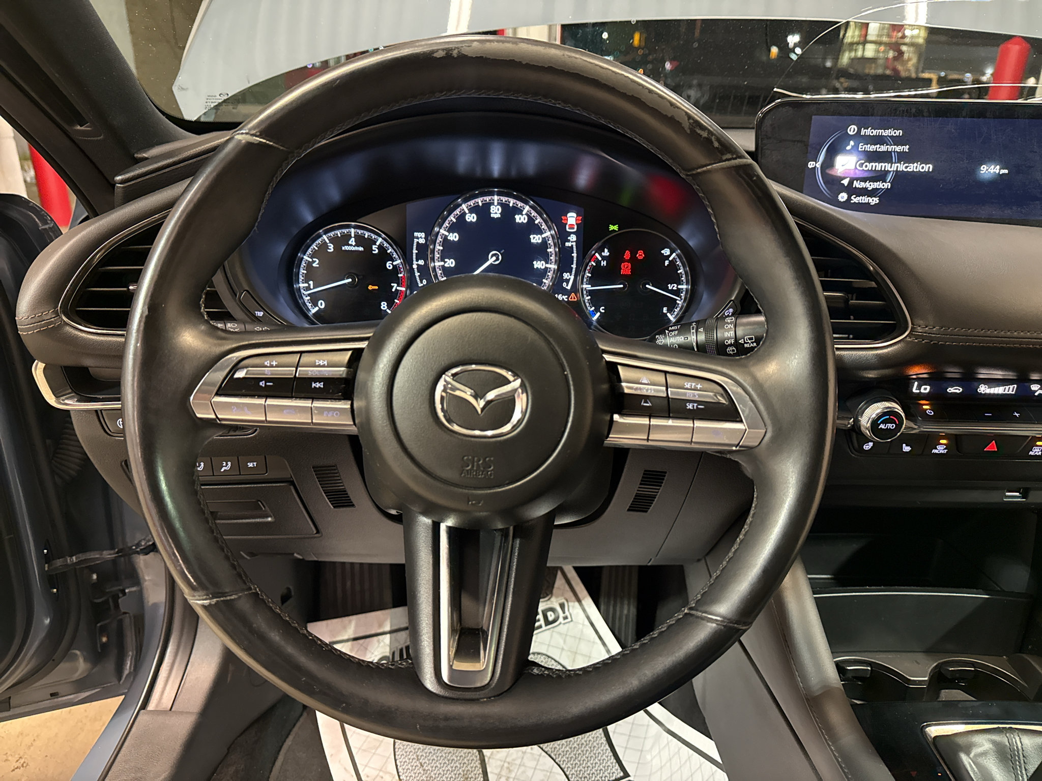 Used 2019 MAZDA MAZDA3 Hatchback w/ Preferred Package FWD image 18