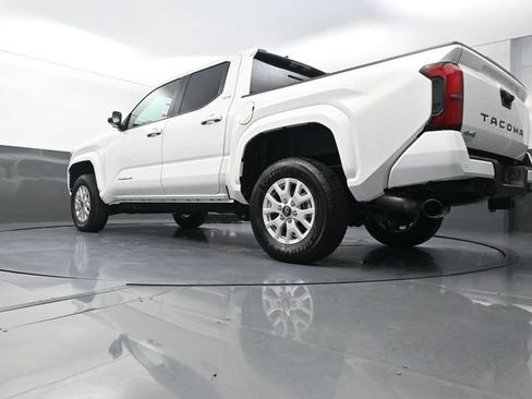 Used 2026 Toyota Tacoma SR5 AWD/4WD image 34