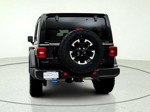 Used 2025 Jeep Wrangler Unlimited Rubicon 4xe w/ Convenience Group AWD/4WD image 6